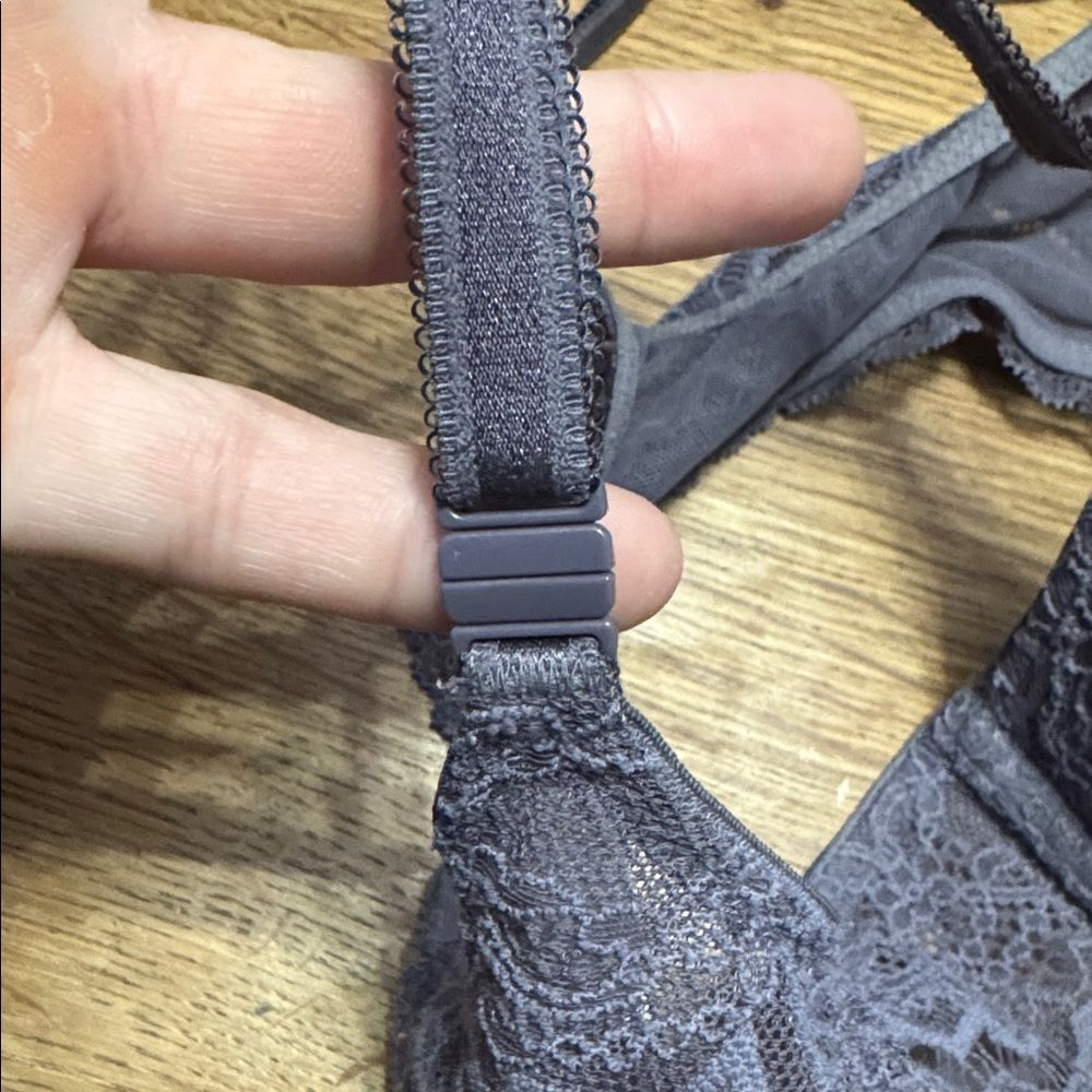 Bundle of 2 Victoria’s Secret Push-up Bras - Picture 8 of 9